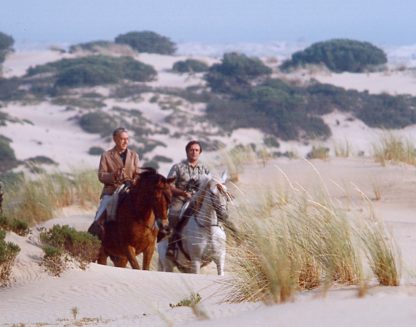 Valverde y Félix en 1968 en las dunas móviles de Doñana que Bernáldez investigaba por esa fecha